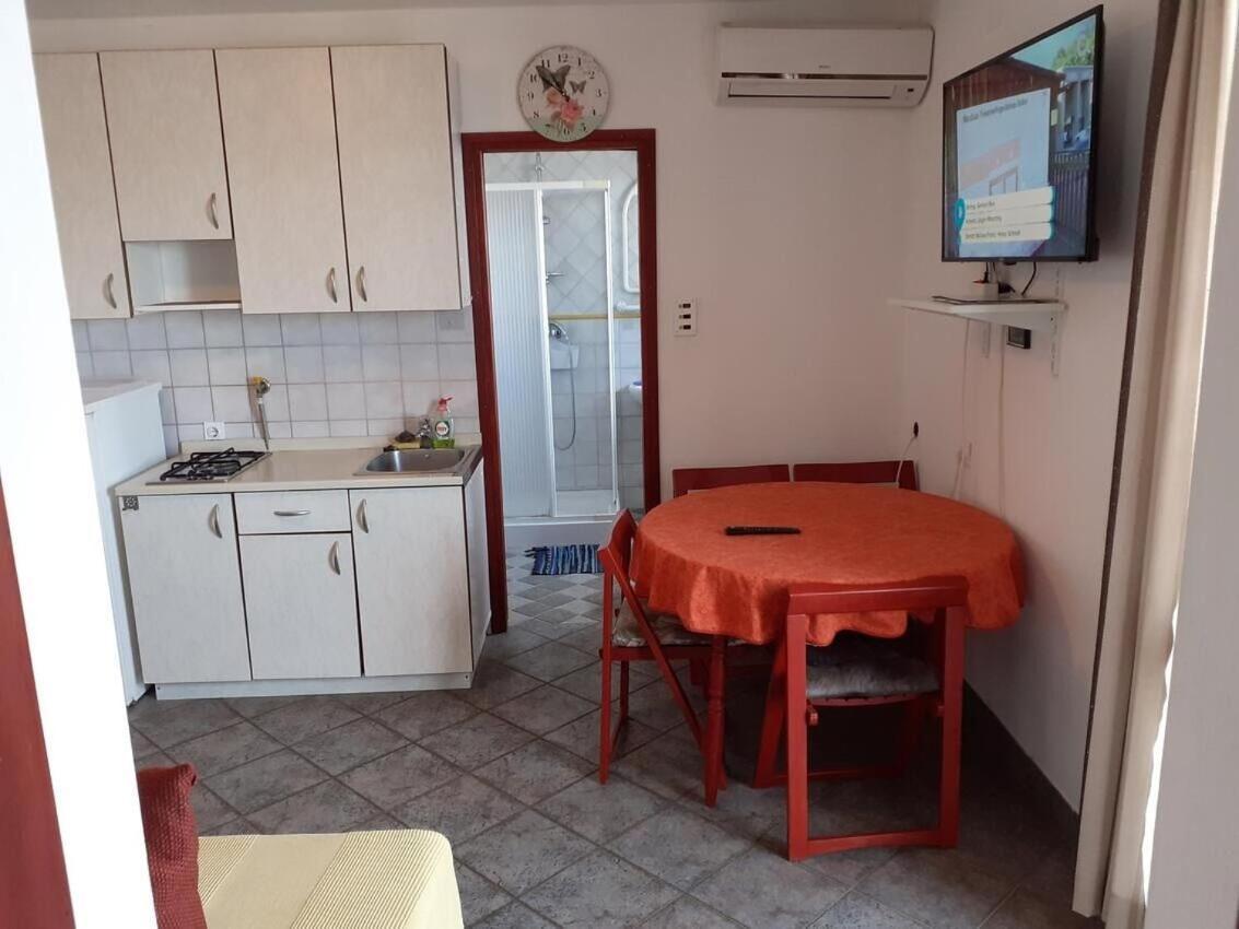 Apartments Ana Бибинє Екстер'єр фото