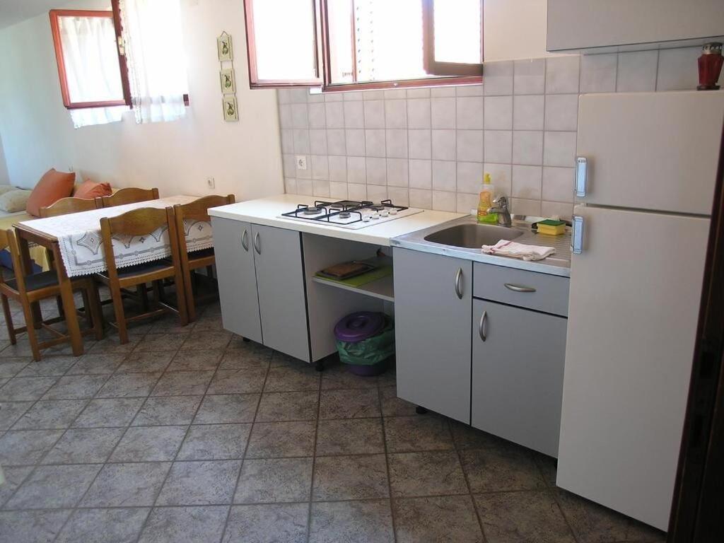 Apartments Ana Бибинє Екстер'єр фото