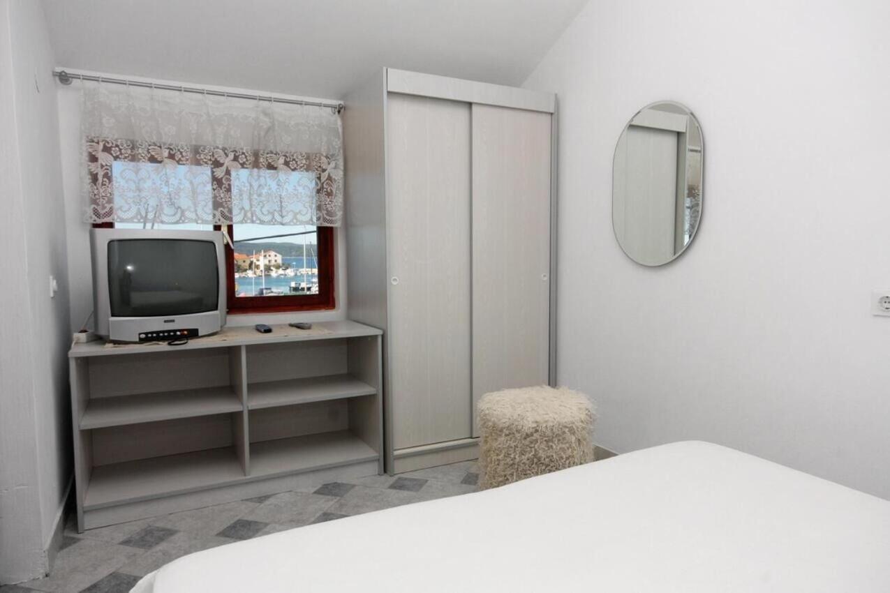 Apartments Ana Бибинє Екстер'єр фото