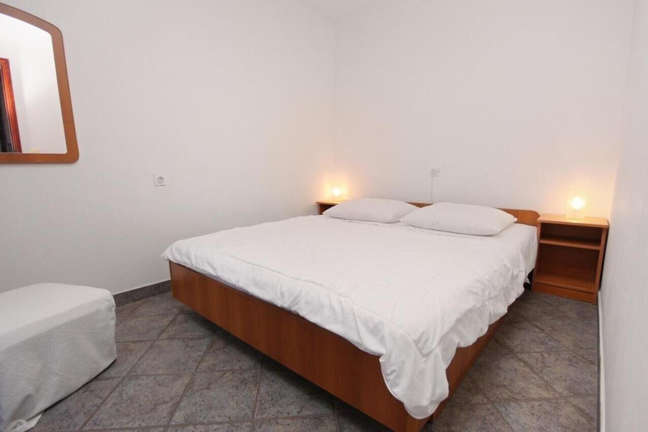 Apartments Ana Бибинє Екстер'єр фото