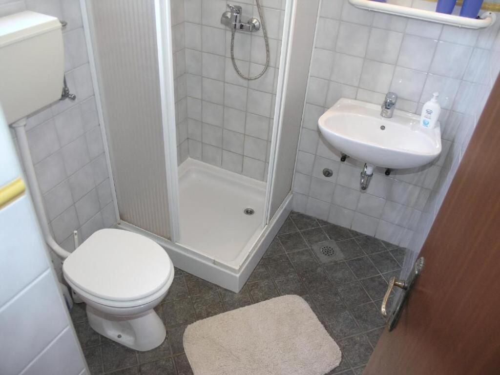 Apartments Ana Бибинє Екстер'єр фото
