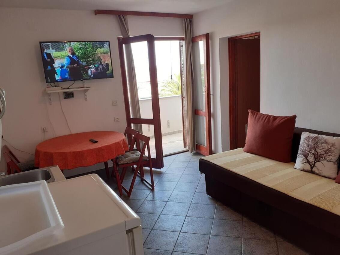 Apartments Ana Бибинє Екстер'єр фото